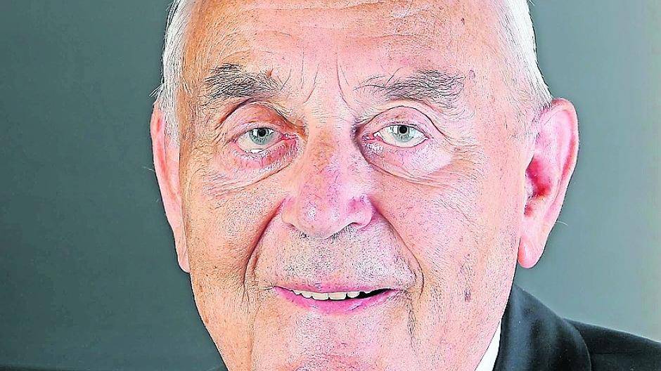  Dr. Hans-Ulrich Klose (CDU), Vorsitzender des Sozial- und Gesundheitsausschusses und Kreistagsabgeordneter. 