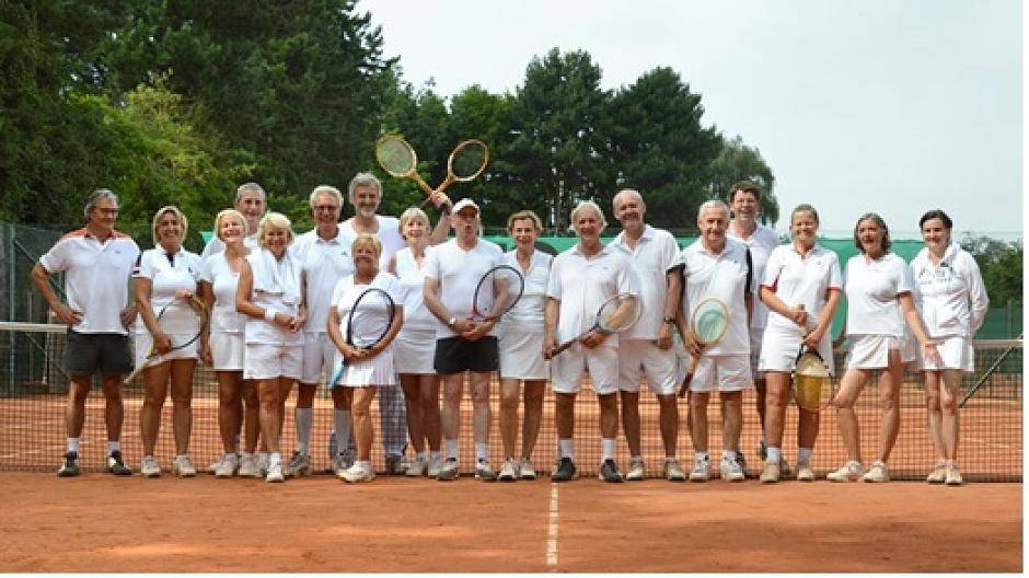  Neun Damen und neun Herren haben ihre Liebe für den weißen Sport neu entdeckt. 