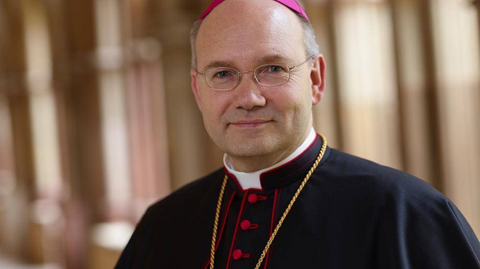 Papst Franziskus hat den Trierer Weihbischof Dr. Helmut Dieser zum neuen Bischof von Aachen ernannt.
