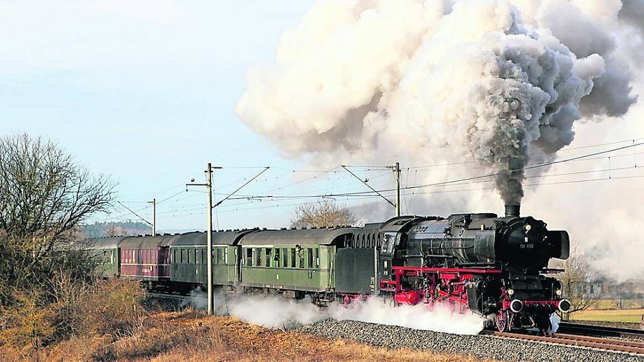  Mit der Dampflok 01 150 geht es ab Köln-Nippes weiter in Richtung Sauerland. 