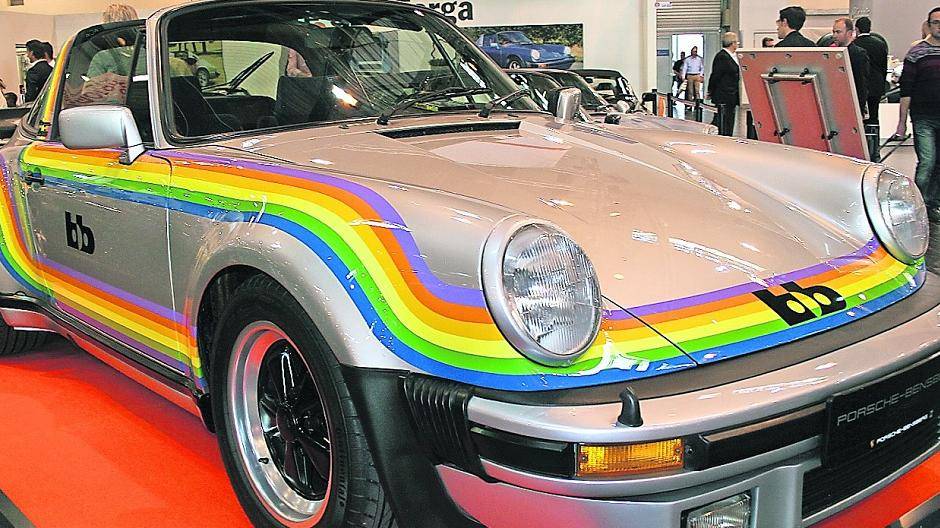  Die Techno Classica ist eine wahre Traubühne für alle Fans von Young- und Oldtimern. 
