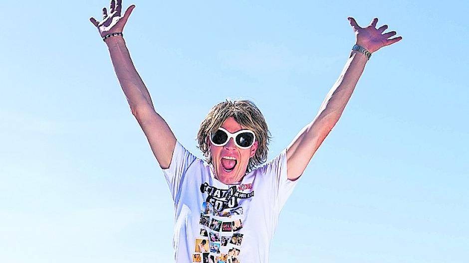  Das freut auch Schlager-Star und Mallorca-Party-Experte Mickie Krause: Mönchengladbach Olé - das wird ne Sause. 