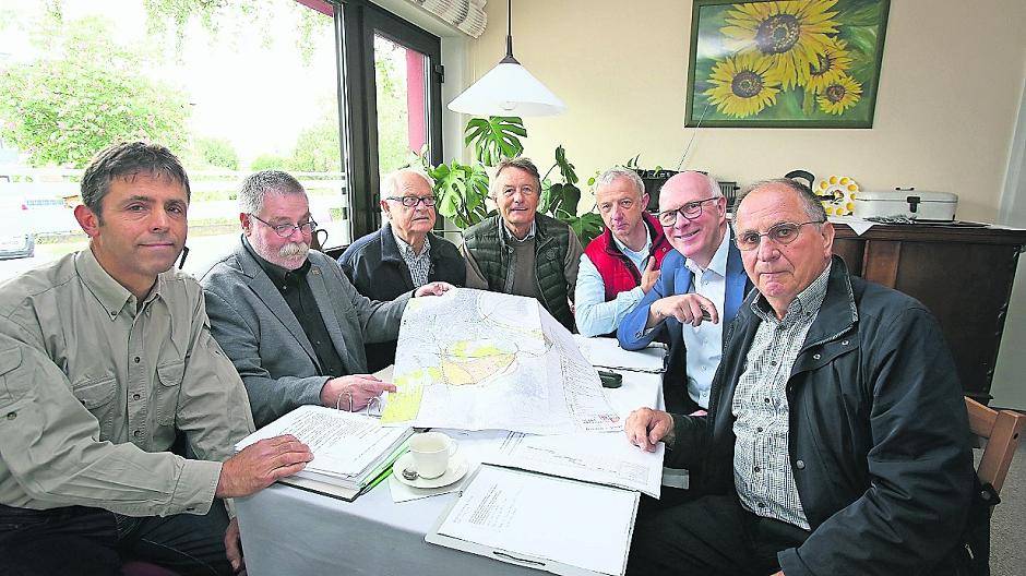 Die Mitglieder der Bürgerinitiativen wollen nun gemeinsam gegen eine Südanbindung des Krefelder Hafens über Meerbuscher Gebiet protestieren.