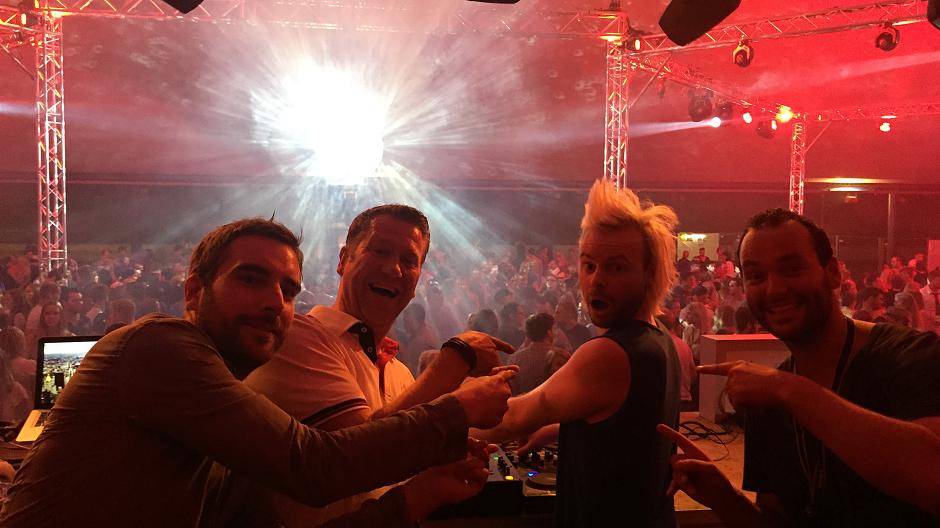  Das wird ne Mega-Party in Grefrath. Karten gibt es jetzt schon im Vorverkauf. 