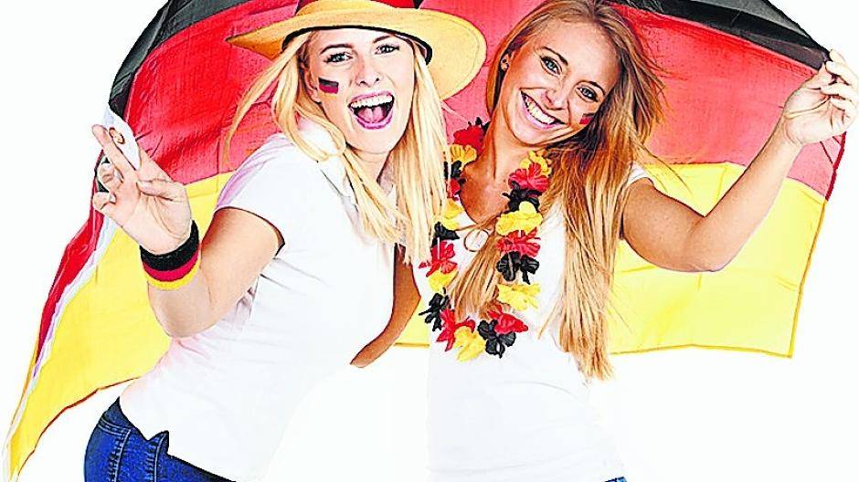  Daumen drücken: Vielleicht gibt es das EM-Viertelfinale als großes Public Viewing Event zu Mönchengladbach Olé.  