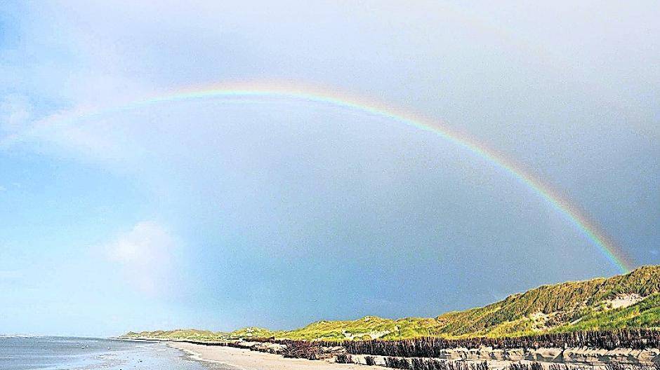  Nach Regen kommt schnell die Sonne wieder — und mit ihr kommen die Regenbogen. 