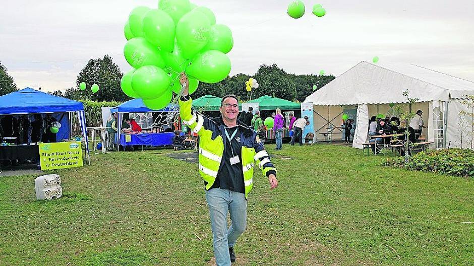 Harald Vieten, Fairtrade-Kampagnenleiter beim Rhein-Kreis Neuss, freut sich, dass beim Familienfest 2016 ausschließlich fairer Kaffee ausgeschenkt wird.