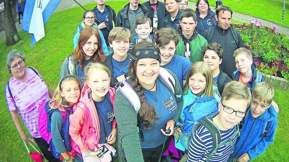  In Paderborn waren die Lanker Messdiener eine Gruppe unter über 8000 Jung-Katholiken. Die Bischöfe zogen vor ihnen symbolisch den Hut. 