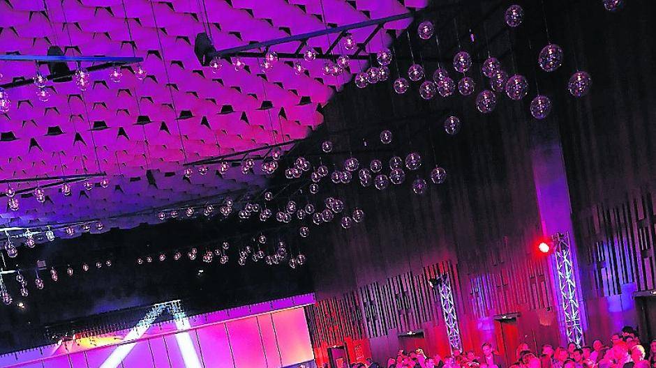 Sie ist eine der beliebtesten Partys für alle über 30 Jahre: Die Ü-30-Party die am Samstag, 24. September, ab 20 Uhr, in der Mönchengladbacher Kaiser-Friedrich-Halle steigen wird.