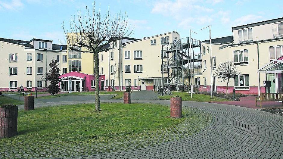  Steht das Meridias-Rheinstadtpflegehaus vor einem Betreiberwechsel? Bewohner, Strümper und Mitarbeiter sorgen sich nach dem Abgang des bisherigen Geschäftsführers. 