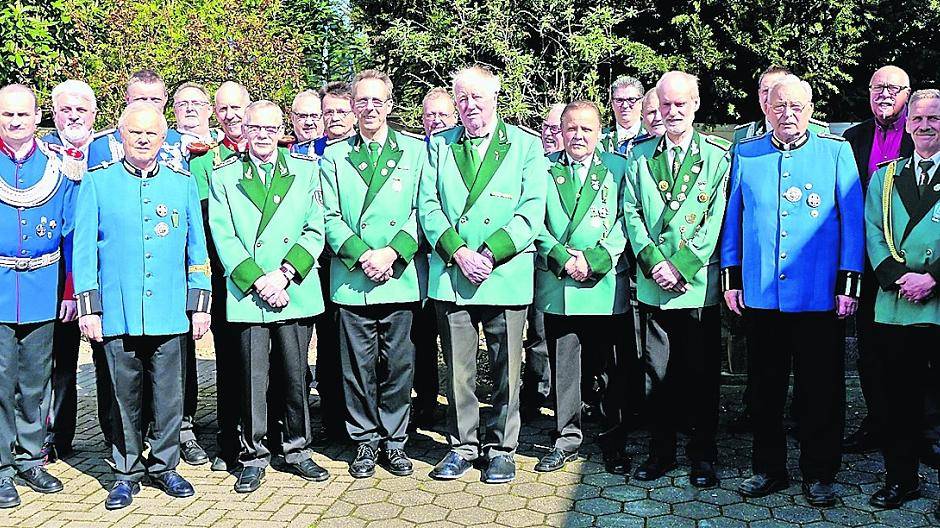 Für ihre Treue zur St. Sebastianus Schützenbruderschaft wurden jetzt viele Schützenkameraden ausgezeichnet.