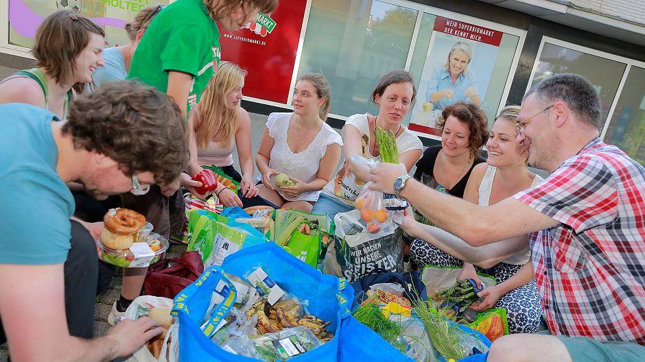  Knackig und frisch: Die Foodsaver retten die noch frischen Lebensmittel vor der Tonne. 