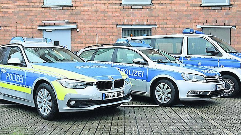  Der erste BMW 318d touring-Streifenwagen ist auf der Polizeiwache Viersen eingesetzt. Bald werden aber auch die Willicher Bürger den neuen Wagen zu sehen bekommen. 