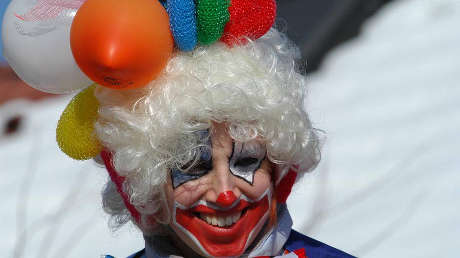 Auch wenn die Jecken ab Donnerstag richtig feiern, gibt es bei öffentlichen Einrichtungen des Kreises einen Notdienst.