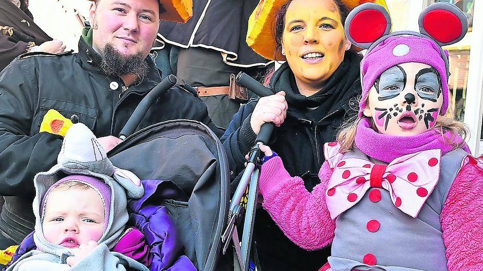 Damit Familien unbeschwert und ohne Sorge mitfeiern können, sollten sich vor allem Jugendliche etwas zurückhalten — vor allem beim Alkoholgenuss.