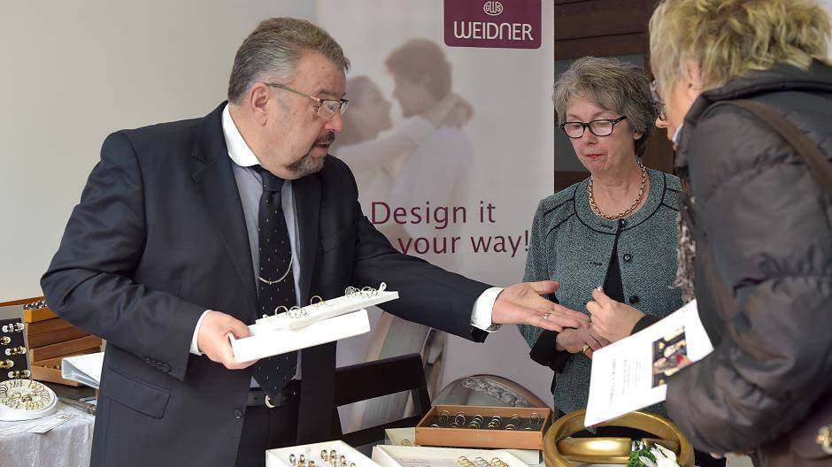 Elke und Rainer Naus begleiten Hochzeiten mit der Kamera und halten alle wichtigen Momente im Bild fest. Foto: max