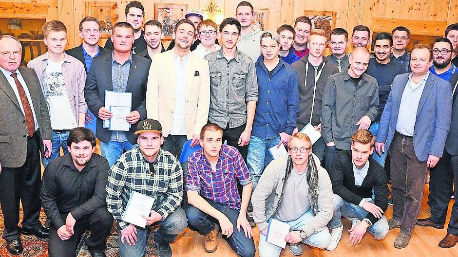 Kreisbrandmeister hält die Ansprache