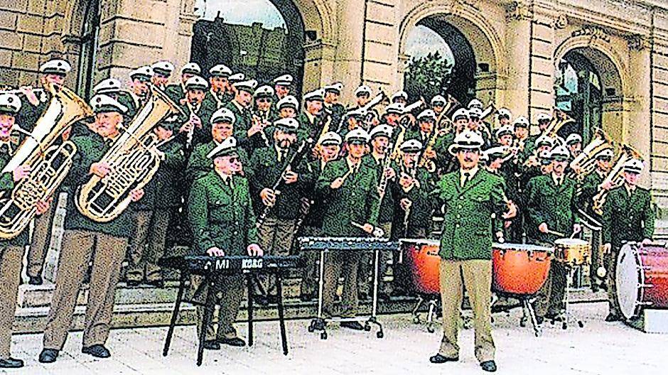 Illumusica mit Polizei und 1000 Ker zen