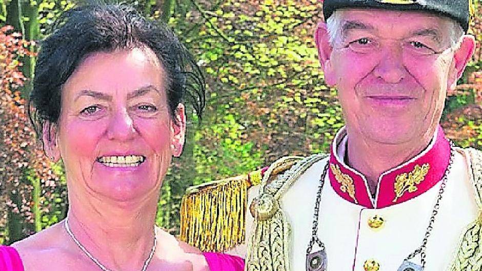 Erstes Ministerpaar: Major Bernd Gerring mit Ehefrau Claire, langjährige Geschäftsführerin der Bruderschaft. Foto: St. Sebatianus Bruderschaft