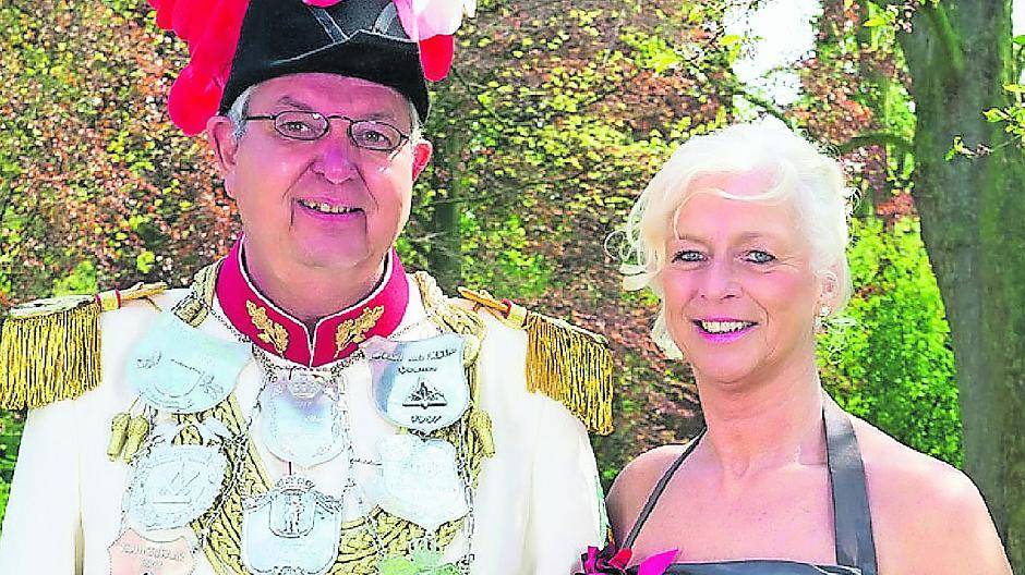 Vom Prinzenpaar zum Königspaar: Jürgen und Sabine Leipertz sind fest im Brauchtum verankert. Foto: St. Sebatianus Bruderschaft.