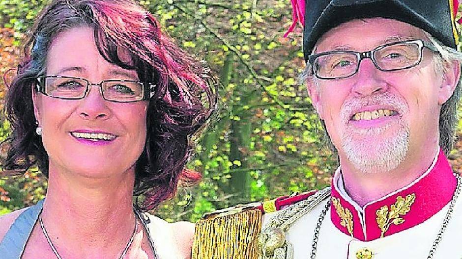 Königsoffizierspaar: Ralf und Gabi Scheuffgen. Sie sind 2005 aus Neuss nach Neersen gezogen.