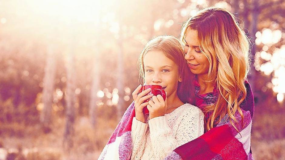  Vor allem im Herbst und Winter machen Erkältungen aufgrund der Übertragung durch Tröpfcheninfektion schnell die Runde.  