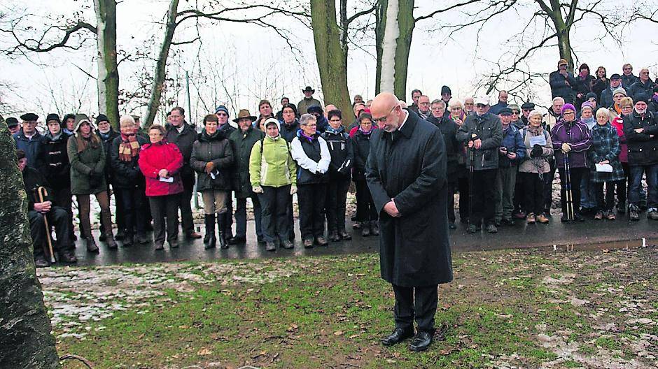  Herbert Winzen, Bürgermeister von Niederkrüchten, bei der Gedenkveranstaltung. 