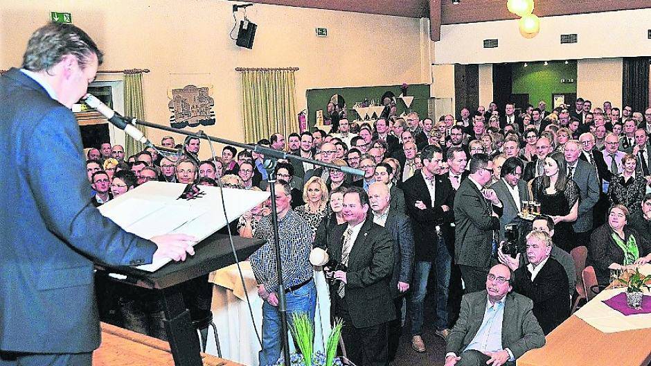 Sehr gut besucht war am vergangenen Freitagabend der Neujahrsempfang der Burggemeinde Brüggen im Brachter Bürgersaal. Bürgermeister Frank Gellen hielt seine erste Neujahrsansprache nach seiner Wahl.