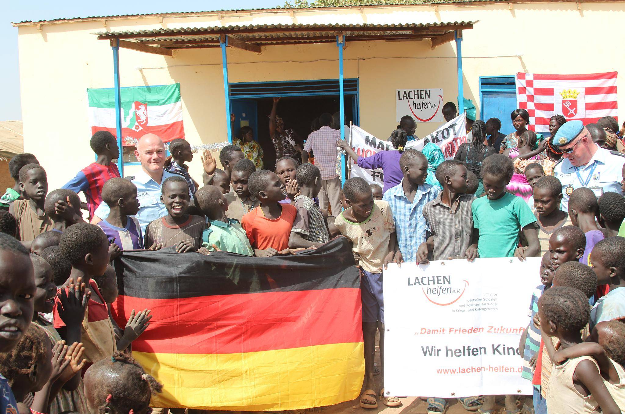 Im Januar dieses Jahres dann erfolgte die Eröffnung des Kinderschutzhauses. Das wurde natürlich mit einem großen Fest gefeiert.