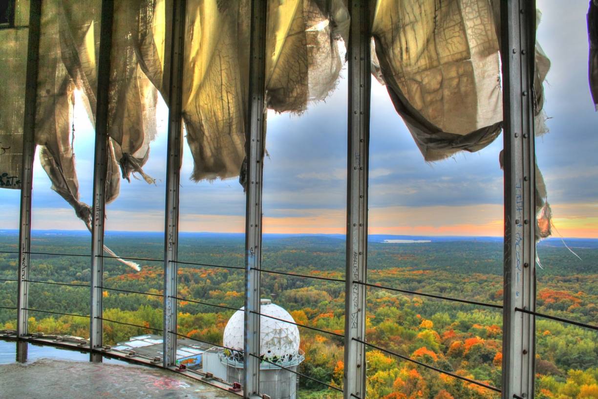  Teufelsberg: Auf dem Trümmerberg aus dem Schutt aus dem zweiten Weltkrieg hat man einen tollen Blick über Berlin und den Grunewald. 