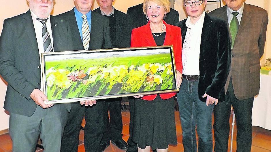 Manfred Thevissen, Jörg Mathew, Pfarrer Rainer Thoma, Pfarrer Mischa Czarnecki, Wolfgang Kowalewski und Otfried Schaffelke (v.l.) verabschiedeten Bärbel Kowalewski.