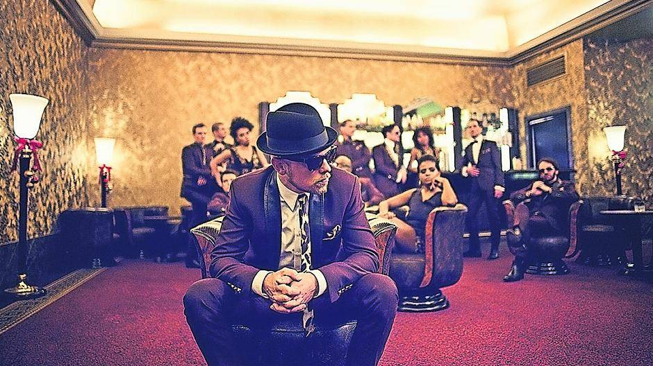 Jan Delay - er ist der „Funk-Brother“ im Anzug und kommt am 1. August zu uns in den Sparkassenpark nach Mönchengladbach.