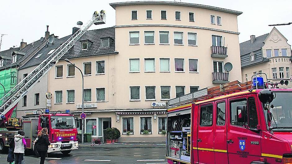 Bei einem Küchenbrand in der Grillstube „Aleks“ in Viersen entstand erheblicher Schaden, verletzt wurde niemand.
