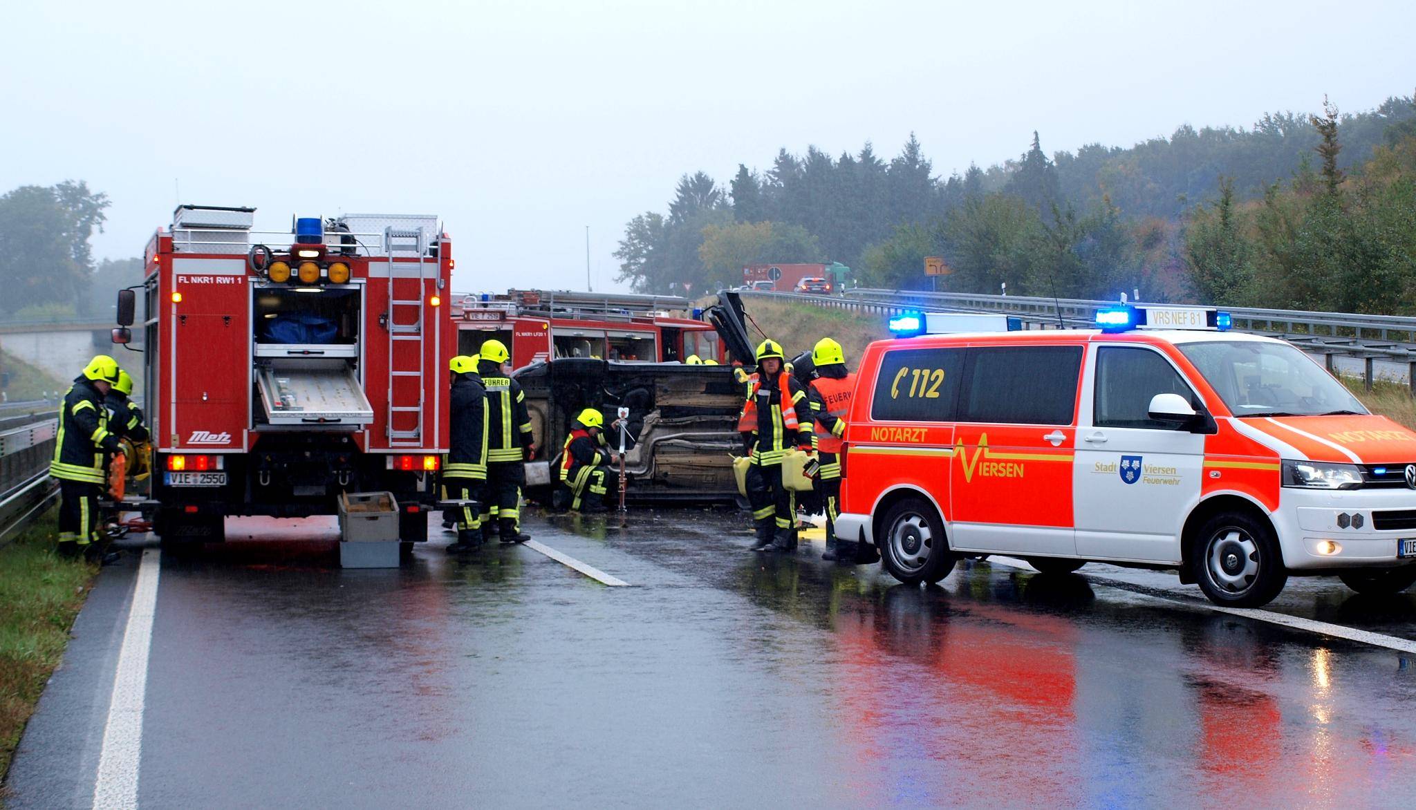 Die A52 ist hinter der Ausfahrt Elmpt in Richtung Mönchengladbach derzeit gesperrt.