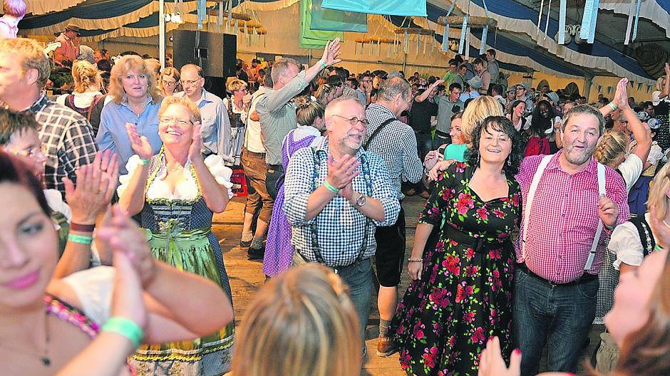  Ausgelassene und gute Stimmung - dafür ist das Elmpter Oktoberfest bekannt.  