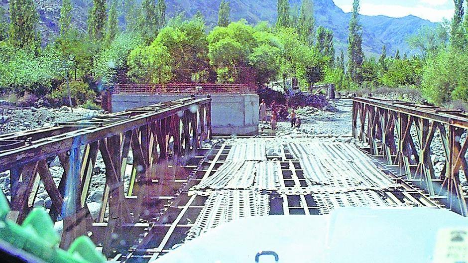  Geht doch: Eine fast „normale“ Brückenüberquerung sorgt für ein paar Herzschläge mehr. 