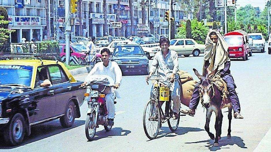  Vier Fortbewegungsmittel auf einem Bild. Was er hier fotografierte, habe er erst zu Hause richtig wahrgenommen, sagt Helmut Heesen. 