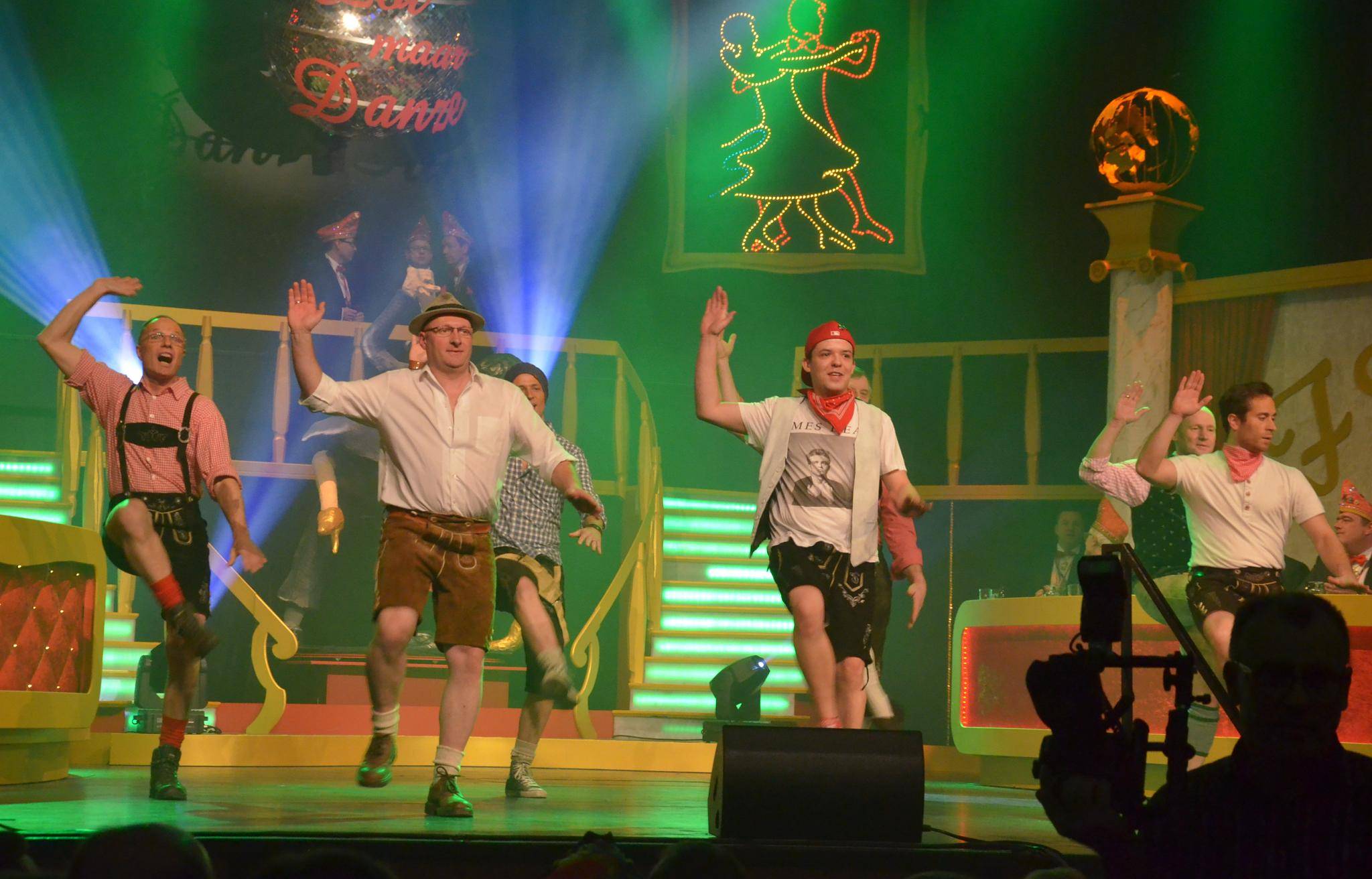  Lebt denn der alte Holzmichl noch? Jaaa, er lebt noch! Das Fidele Kränzchen hatte zu einem Partymarathon eingeladen. Klicken Sie sich hier durch die besten Fotos. 