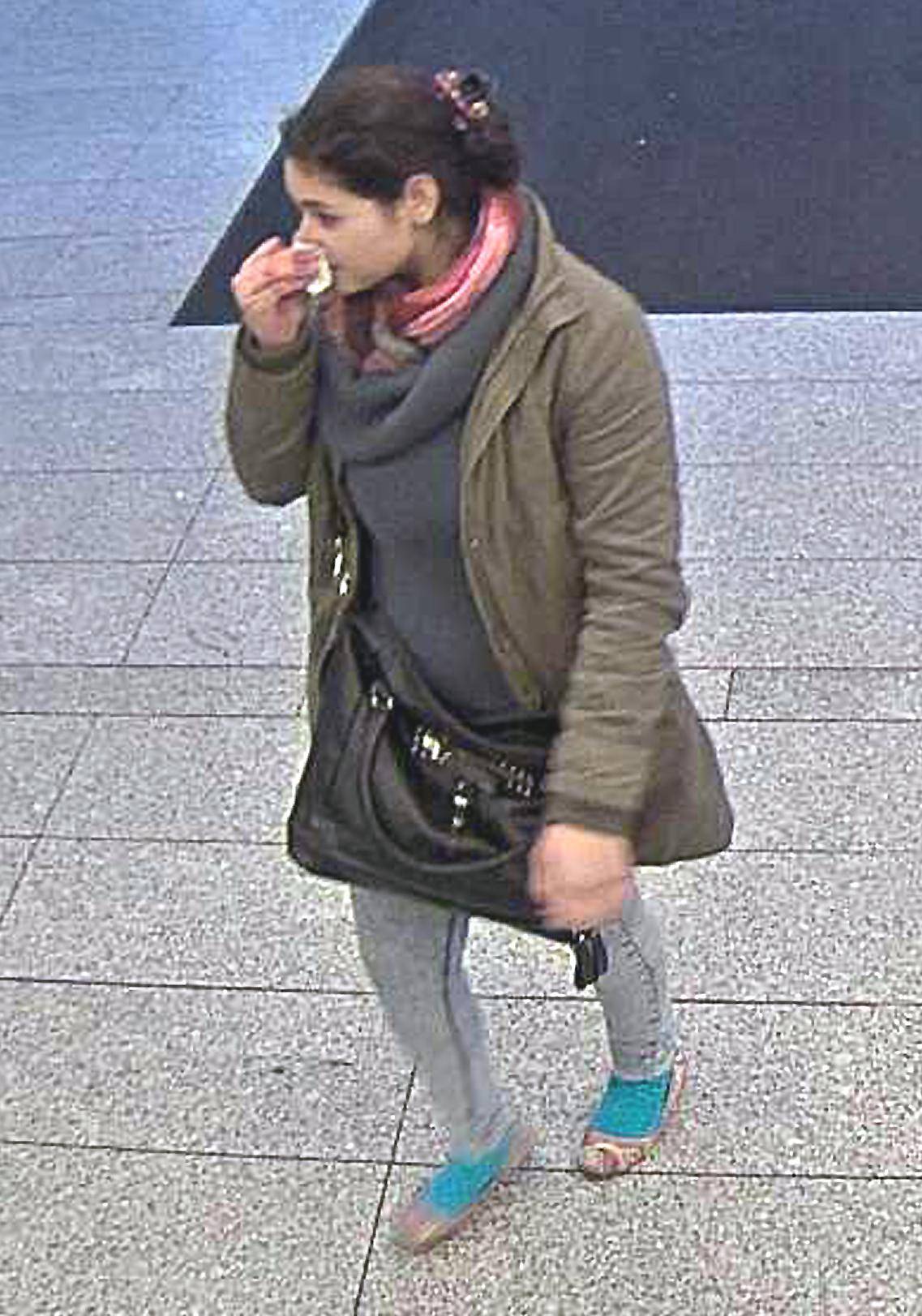 Die Polizei ist auf der Suche nach dieser Frau.