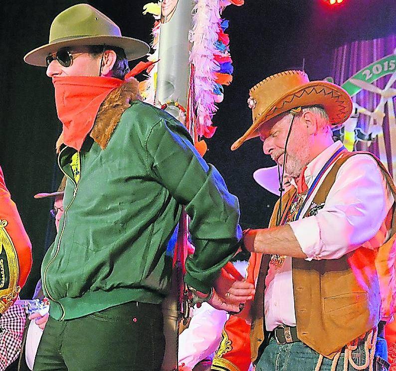 Ein Tradition: Der Cheriff muss an den Marterpfahl.