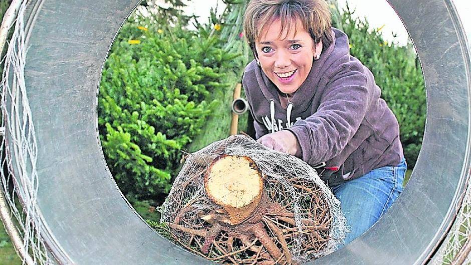  Bärbel Brunen freut sich auf viele Fotos und die Gewinner unserer Weihnachtsbaum-Aktion. 