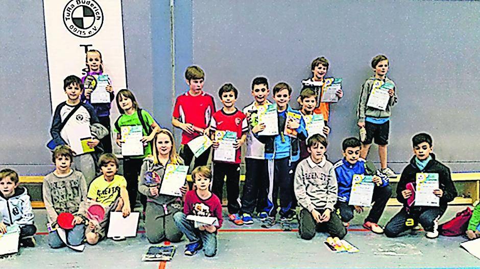  Am Ende gab es nur glückliche Gesichter: Die Mini-Tischtennis-Meister hatten allen Grund zur Freude. 