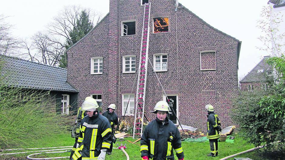  Dank Rauchmeldern wurden die Bewohner des Hauses alarmiert. Die Feuerwehr konnte den Brand löschen. 