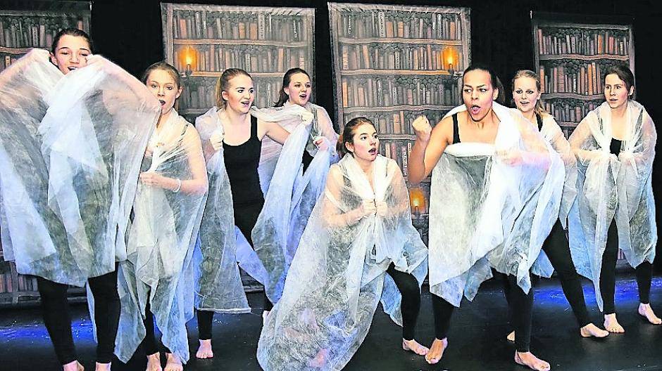 Mataré: „neuGIERIGE beSUCHER“