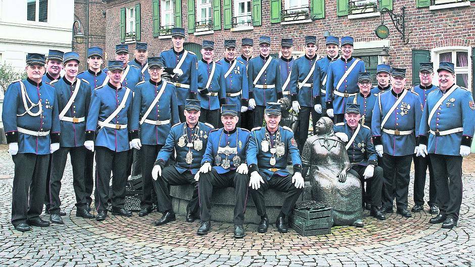  Die Artillerie in Lank-Latum ist ein unverzichtbarer Bestandteil des Lanker Schützenfestes. 