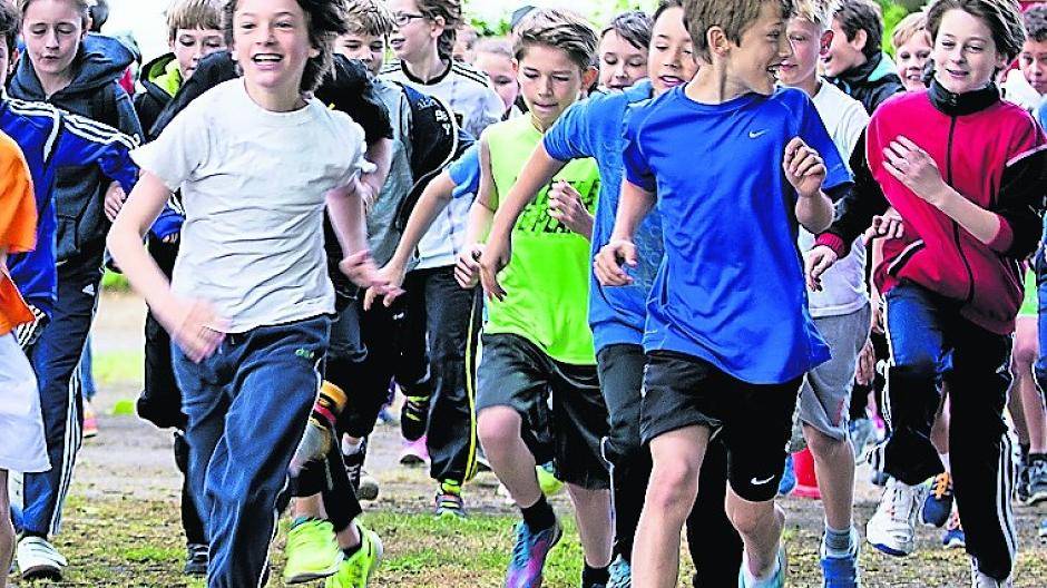  Die Sparkassen-Azubis hatten allen Grund zur Freude: Nach einer Woche war das Projekt erfolgreich beendet. 