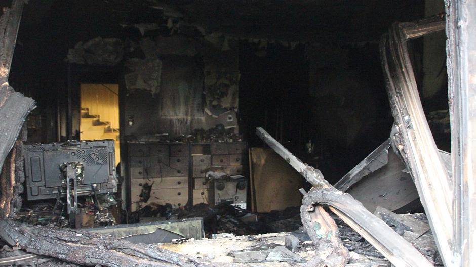  Am Freitagmorgen brannte es in einem Hochhaus an der Moerser Straße. Es gab einen Toten. 