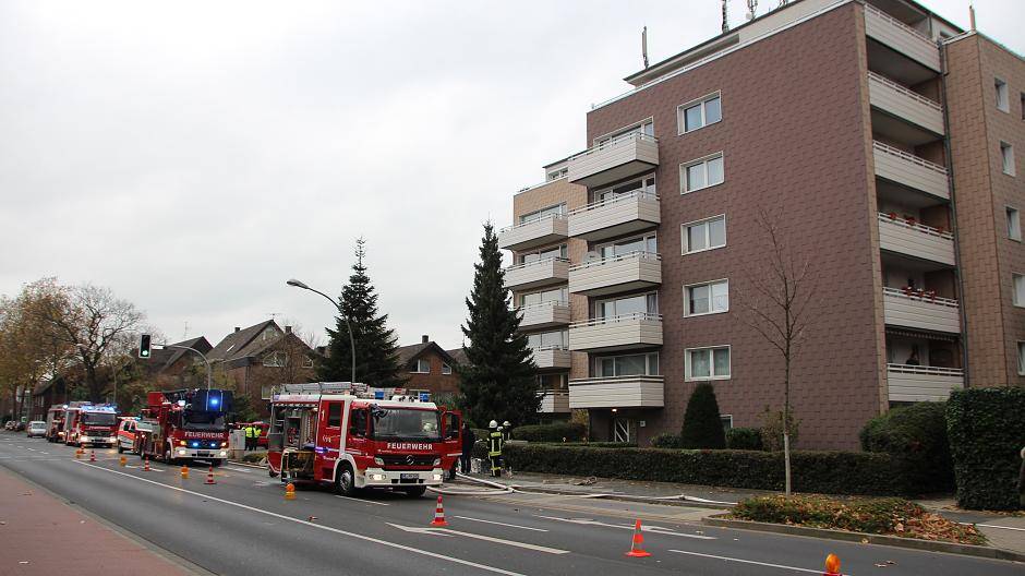  Nach Angaben der Feuerwehr ist das Hochhaus bis auf weiteres nicht mehr bewohnbar. 