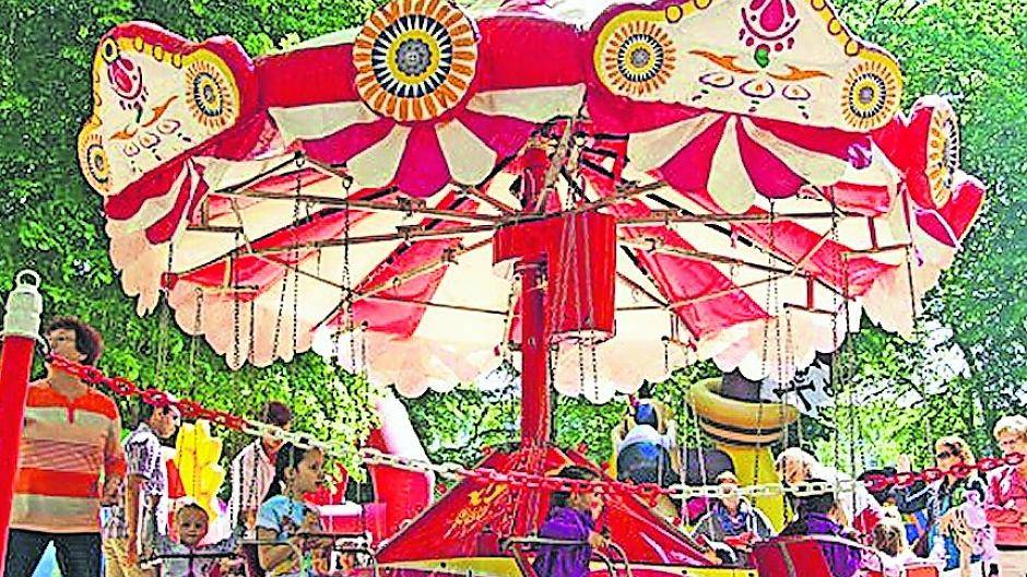 Eine Fahrt im historischen Kettenkarussell macht richtig Spaß.