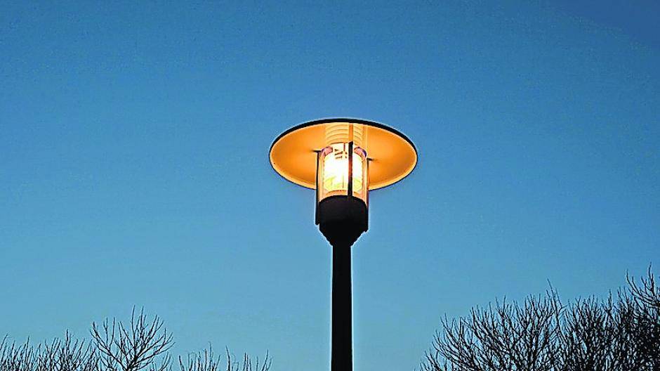  Lampe aus oder Lampe an? Das Thema Nachtabschaltung wird in Meerbusch heftig diskutiert. Foto. misklsn 